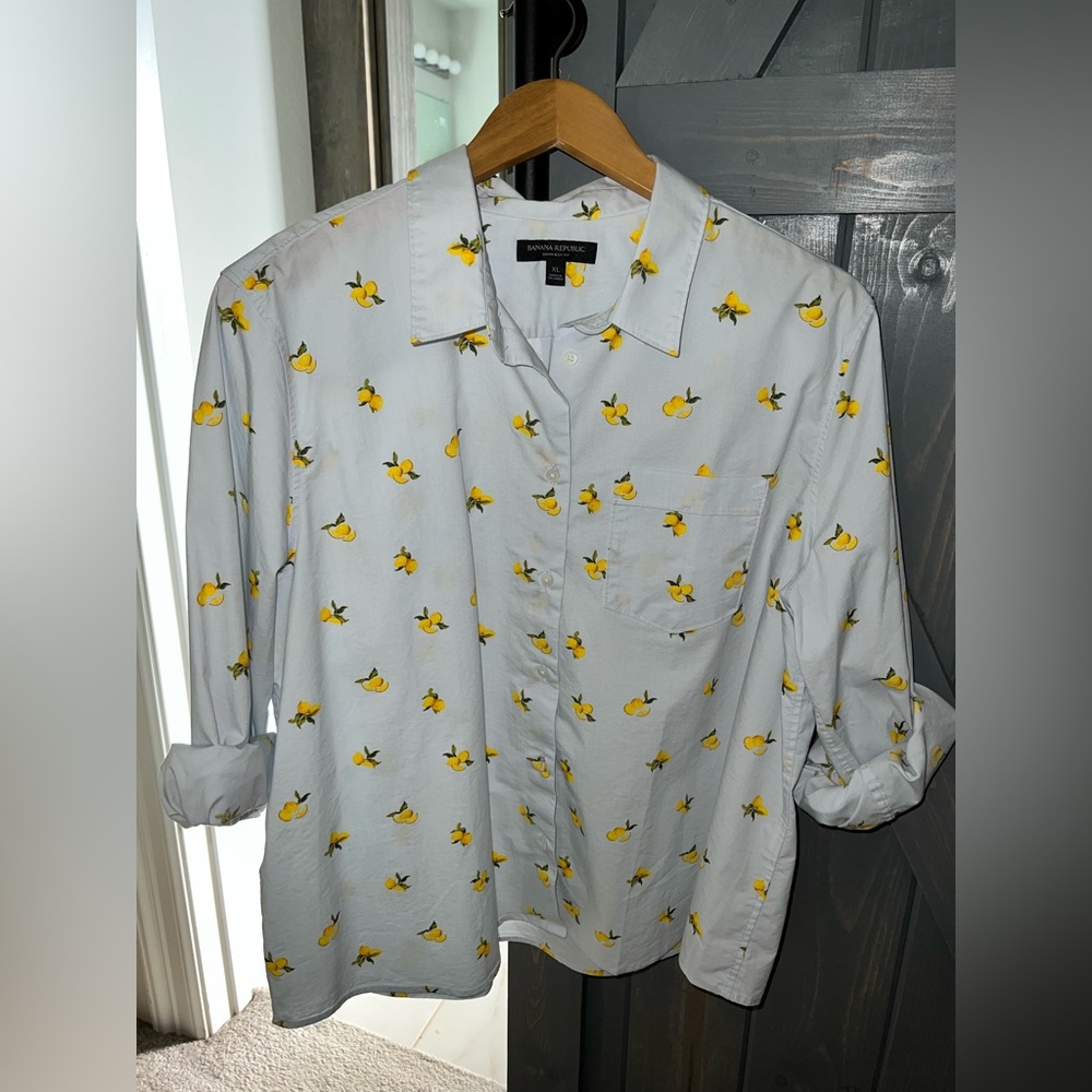 🚨PRICE DROP🚨 Banana Republic like New! Size large worn only once